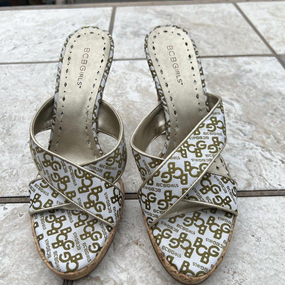 Vintage $179 BCBG MAX AZRIA Bella LOGO Mule Sandals Shoes Sz 9